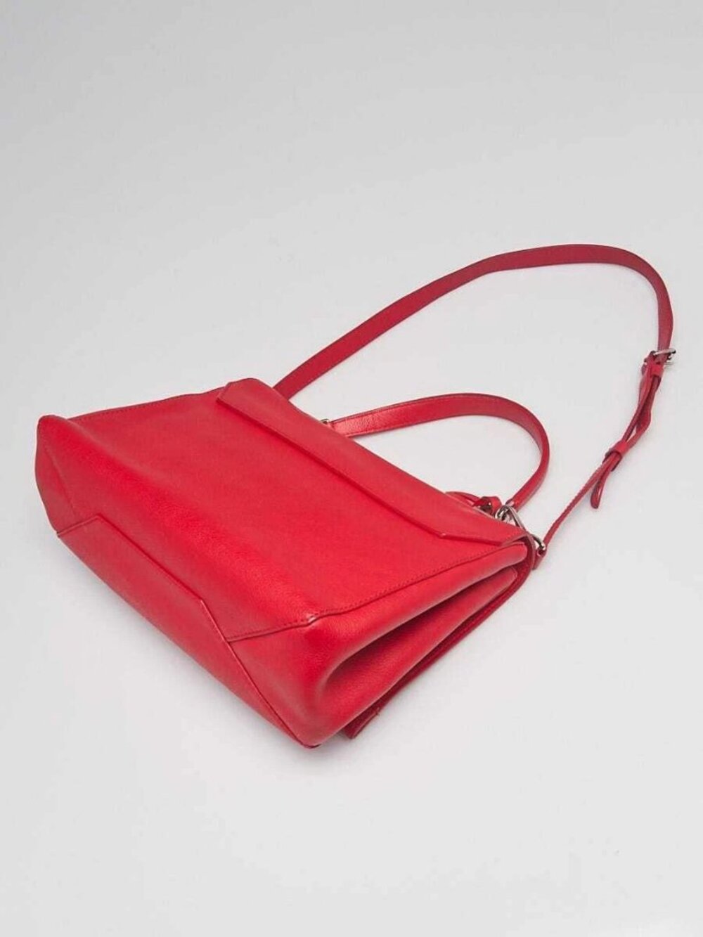 Louis Vuitton Rubis Calfskin Leather Lockme II - Picture 3 of 12